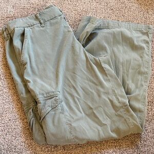 American Eagle Midrise baggy wide leg green pant 12
